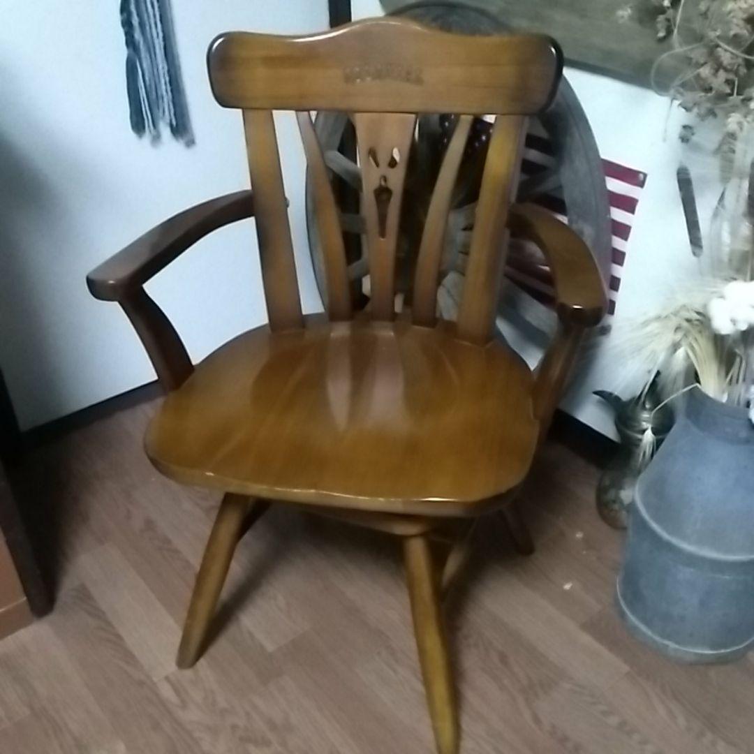 コロニアルカリモク回転式椅子