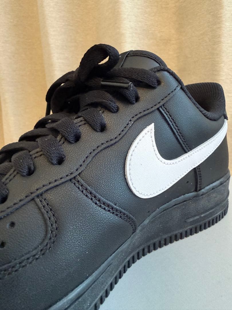 新品未使用品　Nike Air Force 1 ブラック/ホワイト