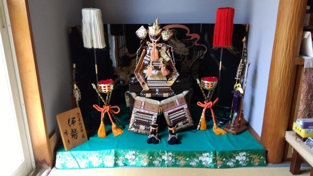 伝統的 五月人形 木製 鎧 兜付き