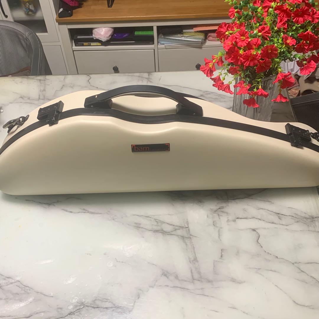 激安■bam ホワイト系 バイオリンケース半月型4/4　ロック機能付き■傷あり