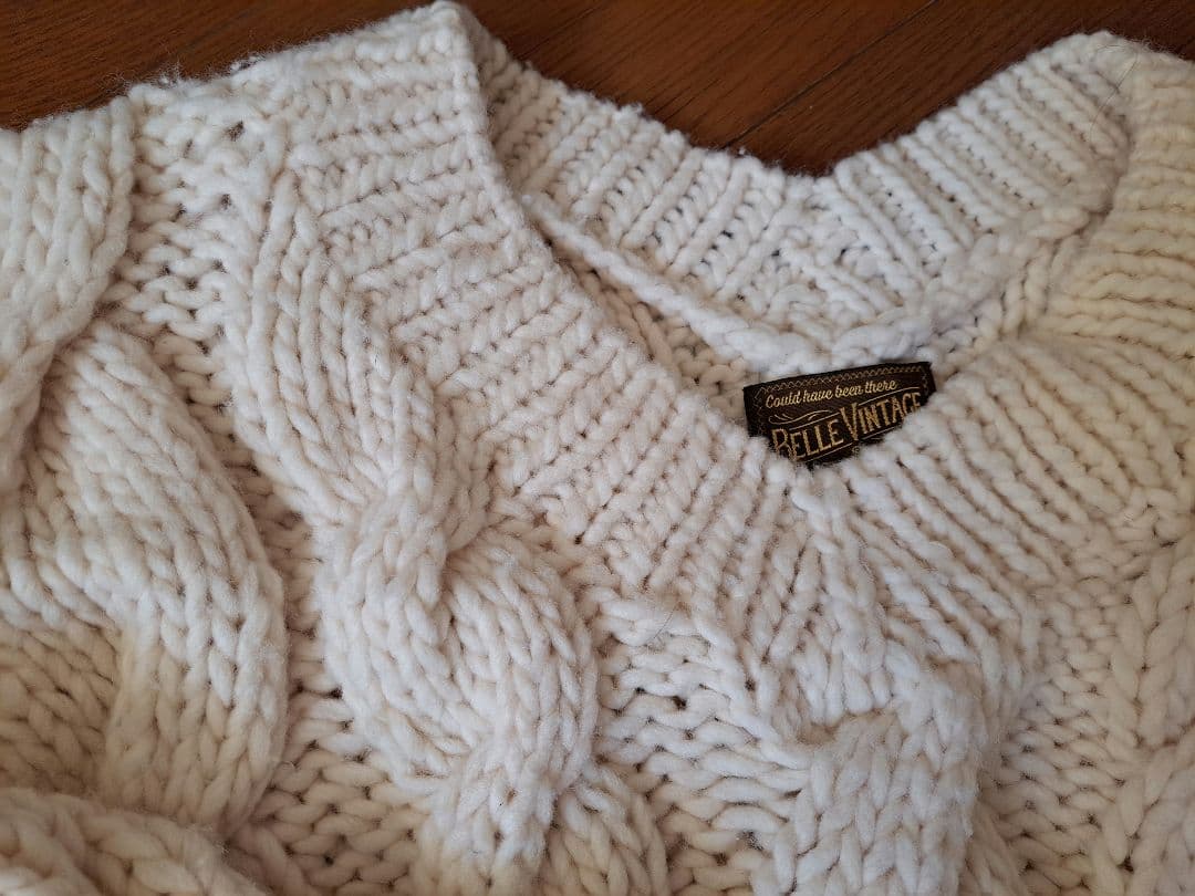 ラベルエチュード☆ボリュームケイブルVネックニット