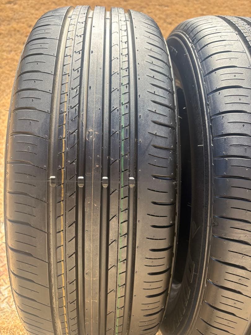 225/60R18 ダンロップ製タイヤ　ハリアー、RAV4、アルファード等