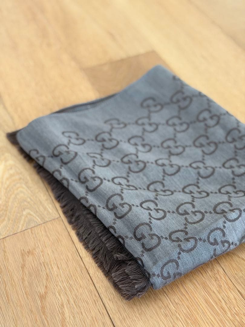 GUCCI GGロゴストール グレー/ブラウン