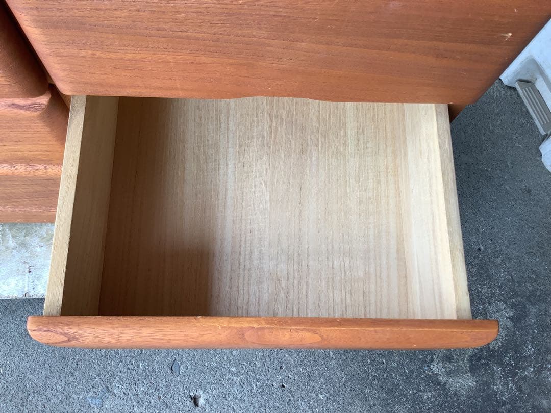 昭和レトロな木製チェスト 4段8杯 ローチェスト KYOWA（★）