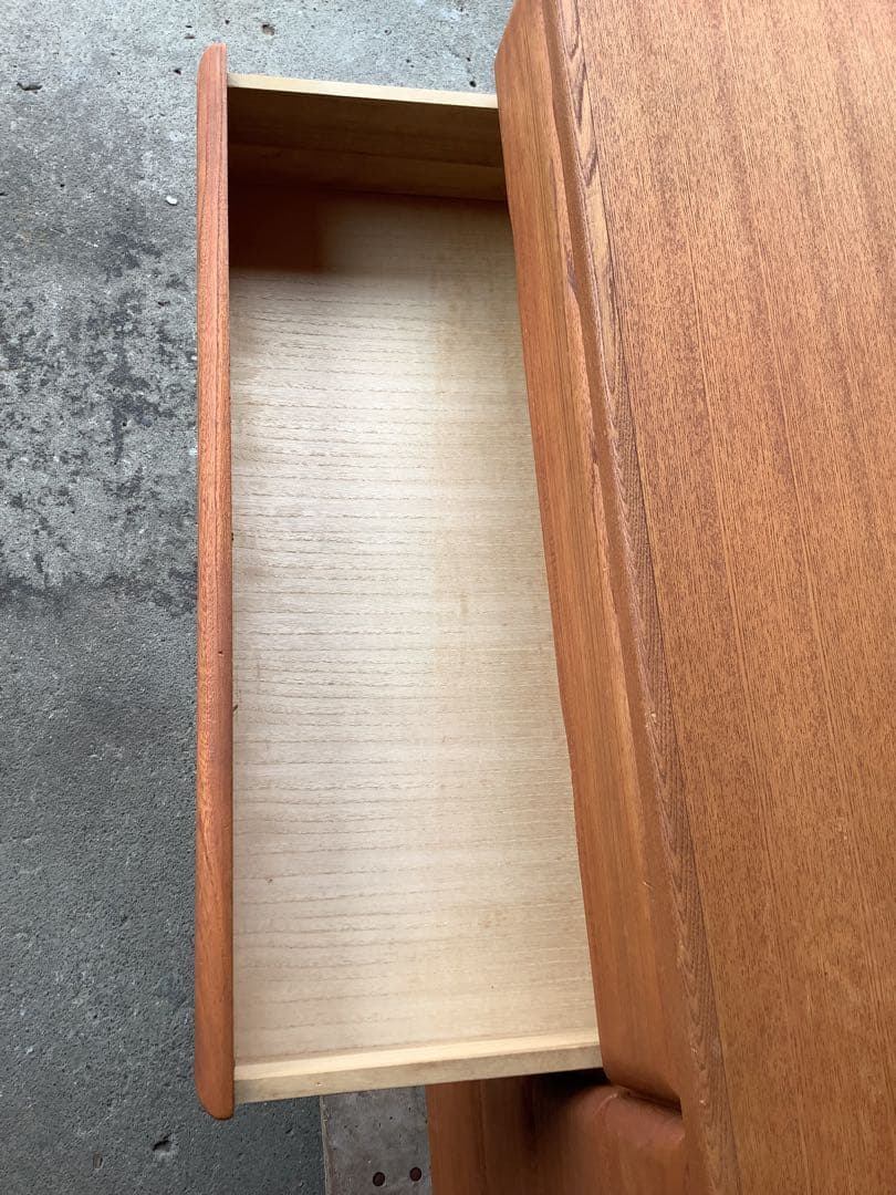 昭和レトロな木製チェスト 4段8杯 ローチェスト KYOWA（★）