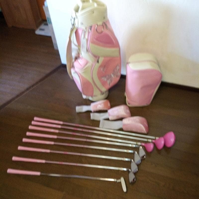 森英恵デザイン ゴルフクラブセット ピンク／超レア 未使用品