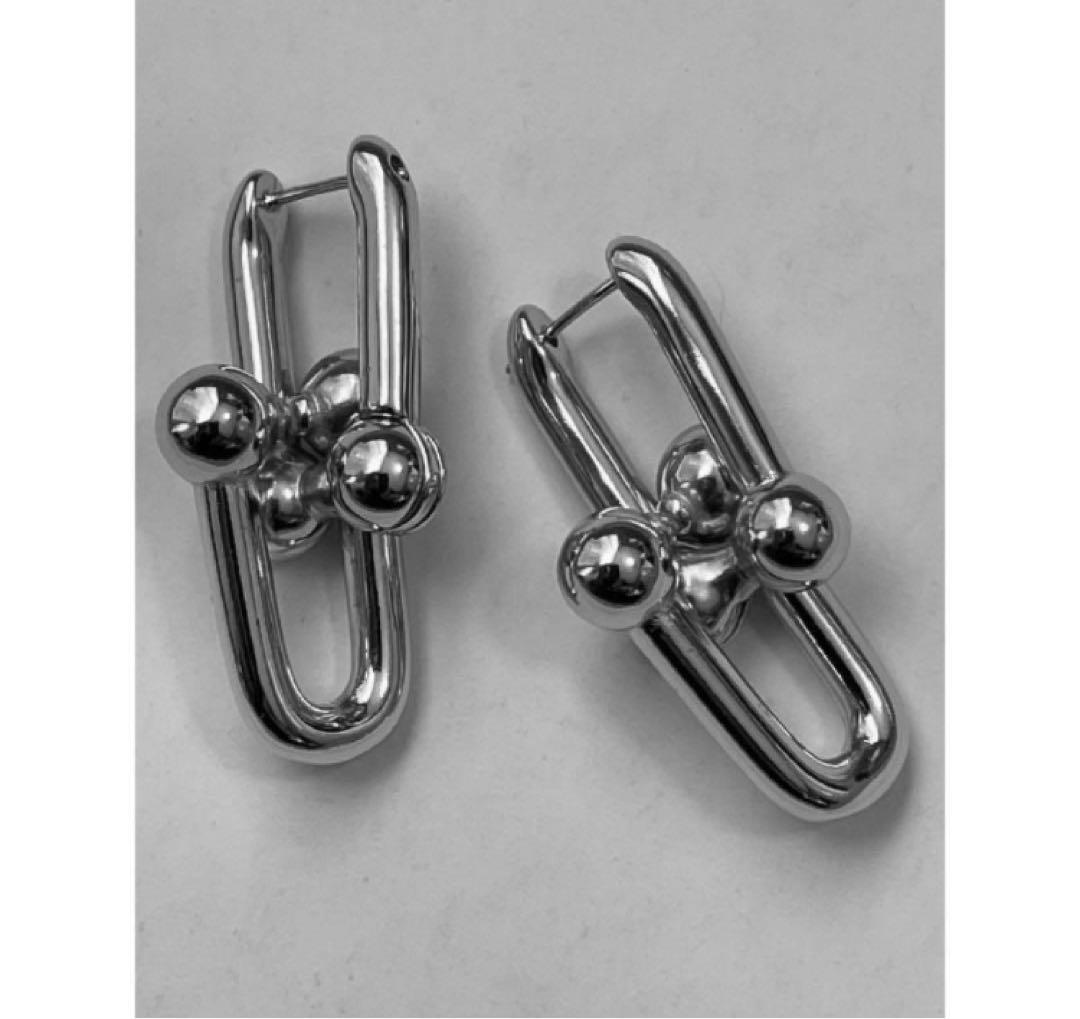 ✨ハイクオリティ✨芸能人　モデル　海外セレブ　シルバーピアス　ハードウェアBIG