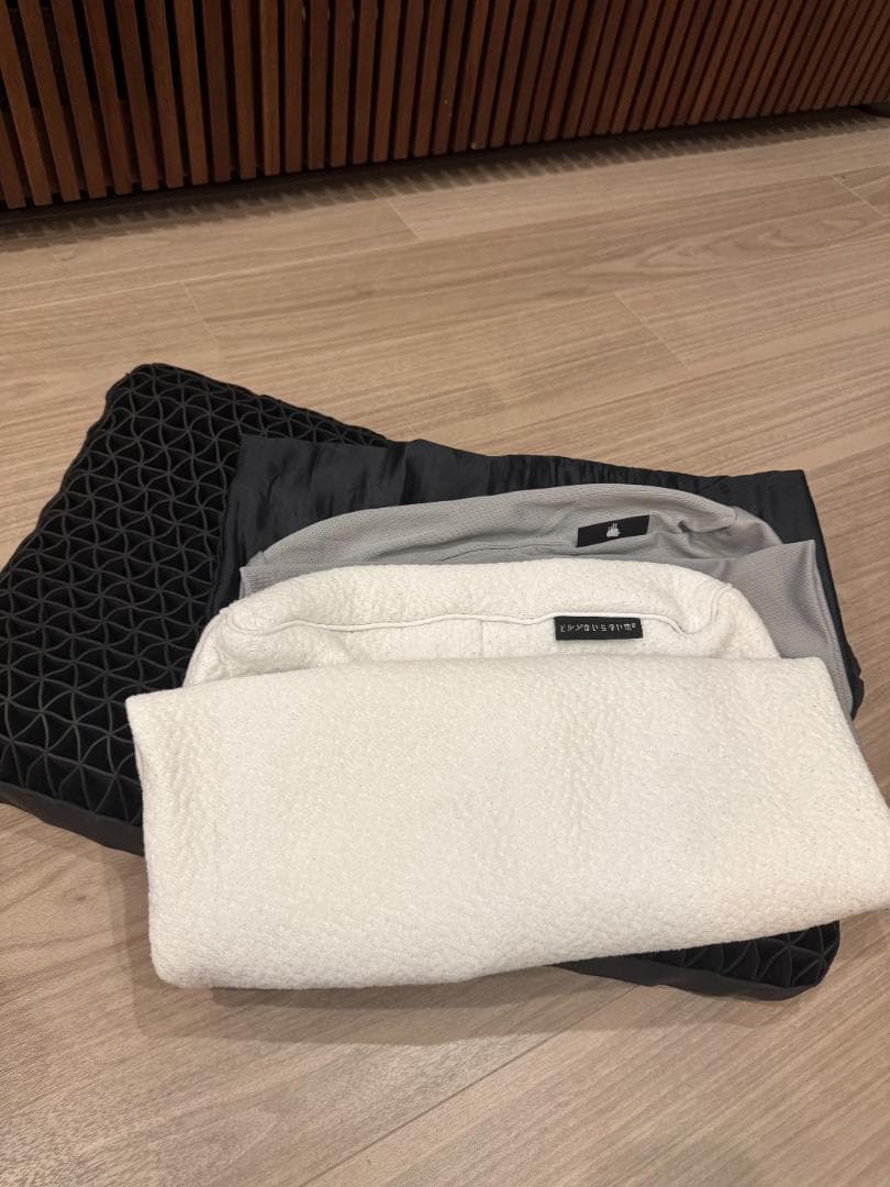 ヒツジのいらない枕 -至極- カバー3種付き（シルク・テンセル・さらさら）