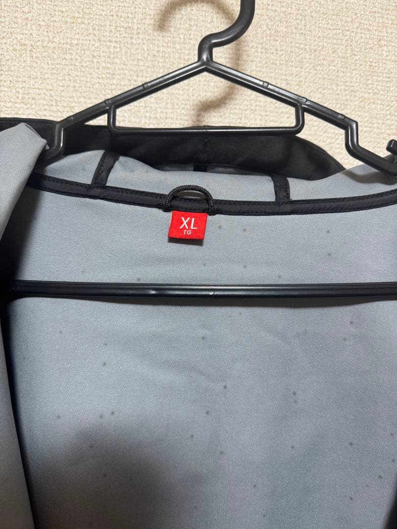 【美品】686 シックスエイトシックス スノーボードウェア ジャケット XL