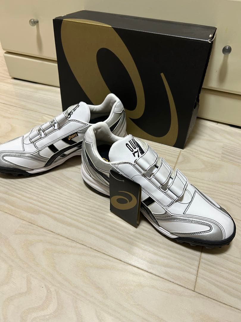 acics 大阪体育大学　アップシューズ