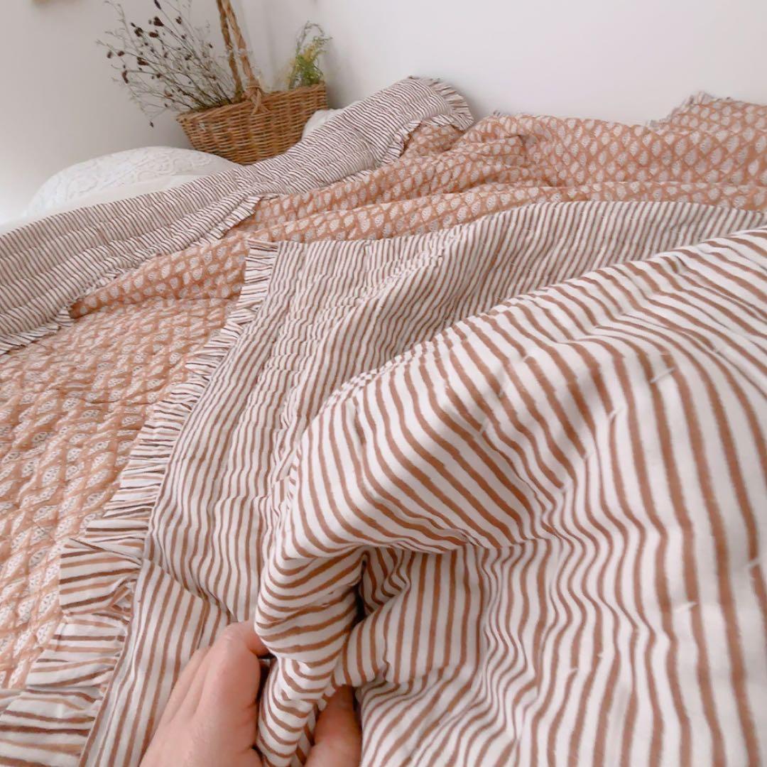 【フリルキルト】ブロックプリントキルト　布団　ソファーカバー　ベッドカバー