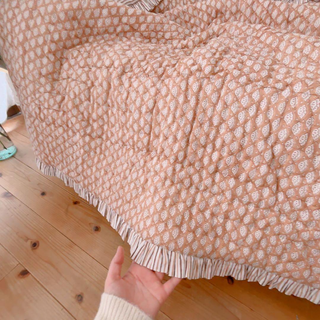 【フリルキルト】ブロックプリントキルト　布団　ソファーカバー　ベッドカバー