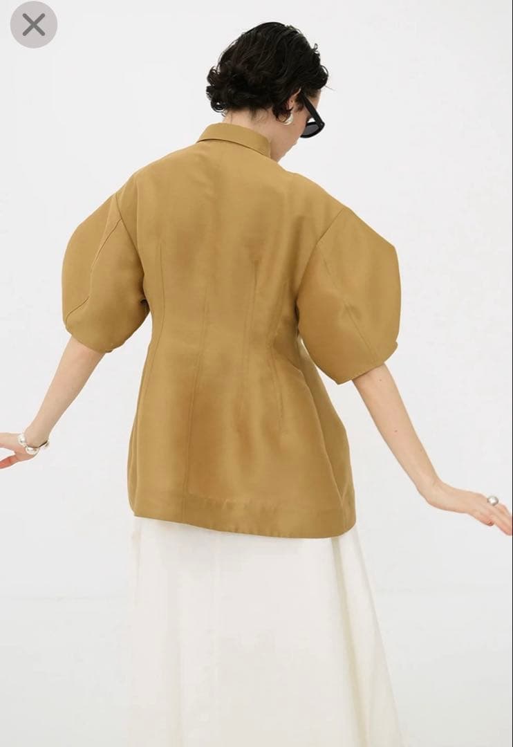 CLANE WAIST SHAPE PUFF SLEEVE TOPS サイズ2