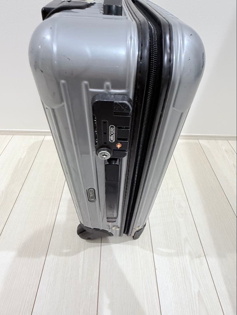 RIMOWA キャリーケース（鍵なし）