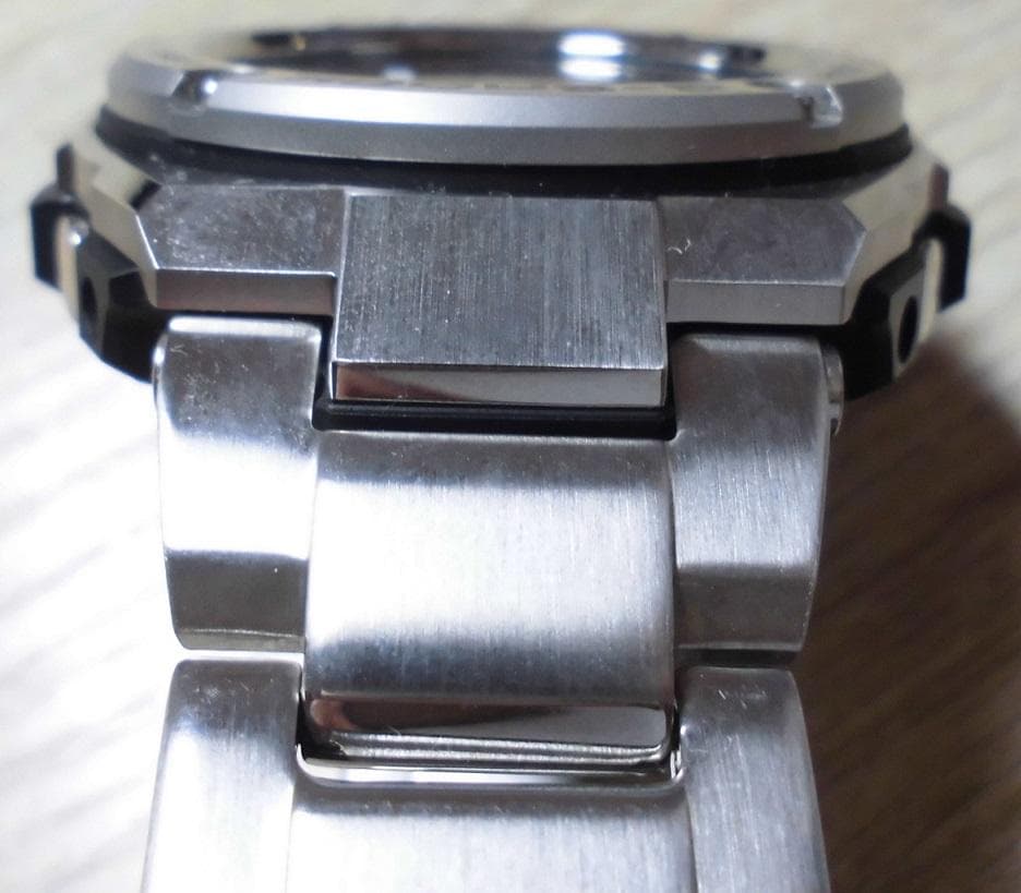 極美品！箱取説付 カシオ Gショック GST-W310D-1AJF 電波ソーラー