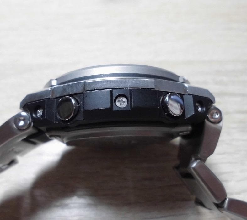 極美品！箱取説付 カシオ Gショック GST-W310D-1AJF 電波ソーラー