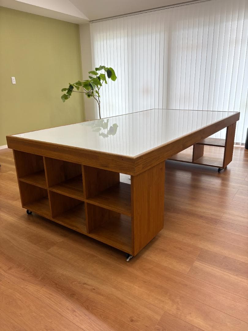 大型テーブル（ホワイトボード天板＆収納棚付き）247 × 126 × 72