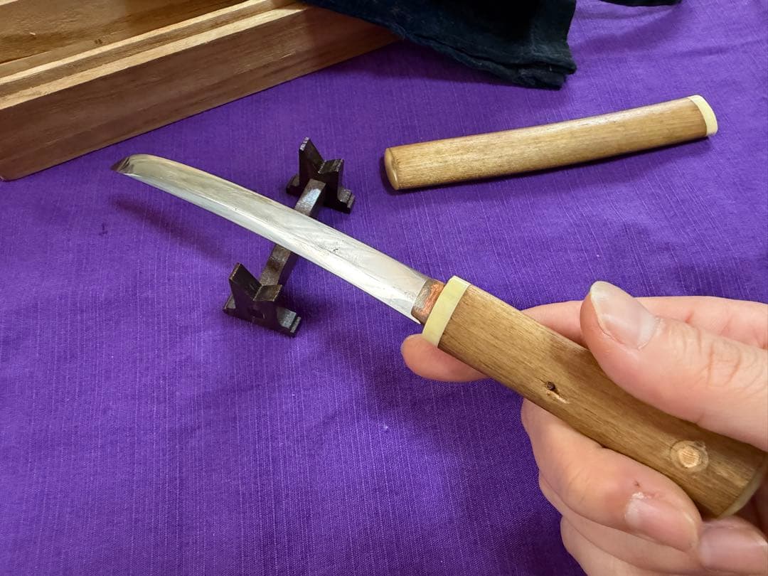 日本刀　合口小刀　短刀　極小（脇差刀装具鍔鐔拵目貫小柄縁頭笄馬針貫級刀白鞘刀剣侍