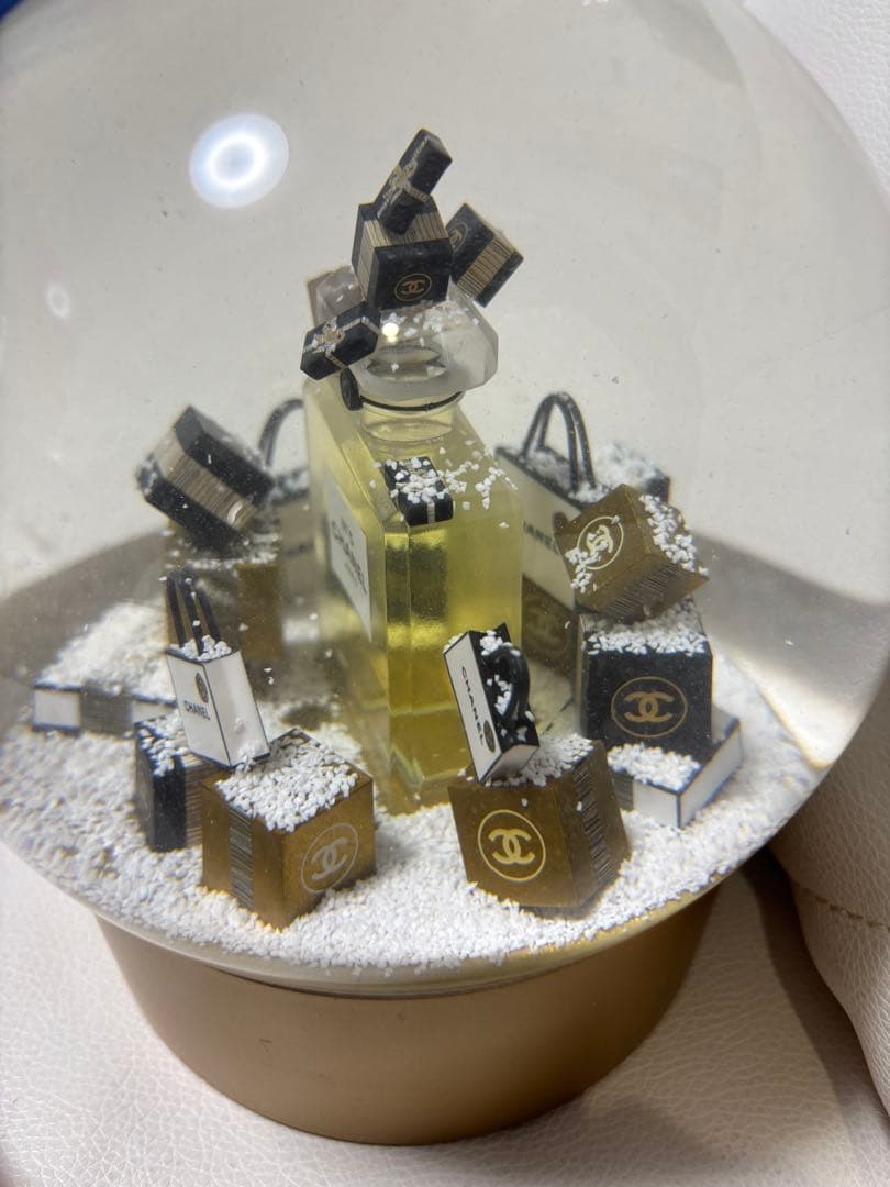 シャネル　電動ビッグスノードーム　ゴールド★ CHANEL ジャンク