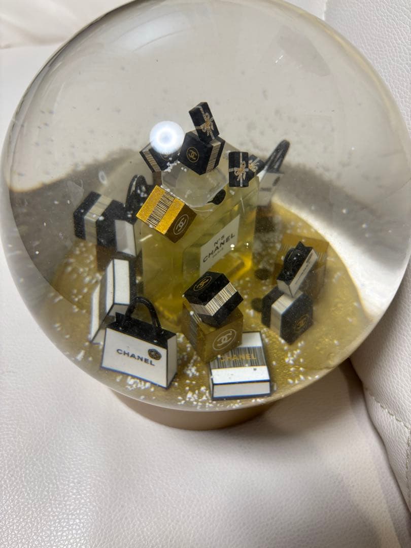 シャネル　電動ビッグスノードーム　ゴールド★ CHANEL ジャンク
