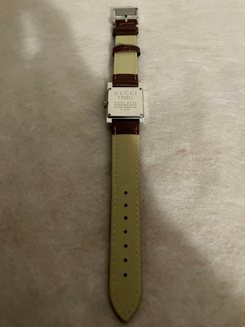 値下げ GUCCI アナログQZ腕時計 電池、革ベルト新品交換済 尾錠オリジナル