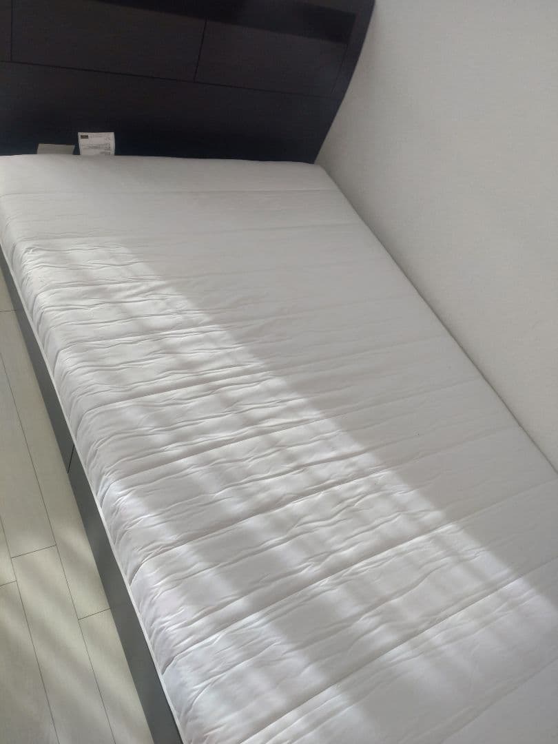 だーしーニトリ　シングルベッド　ライト付き　引き出し付き　(配送可)