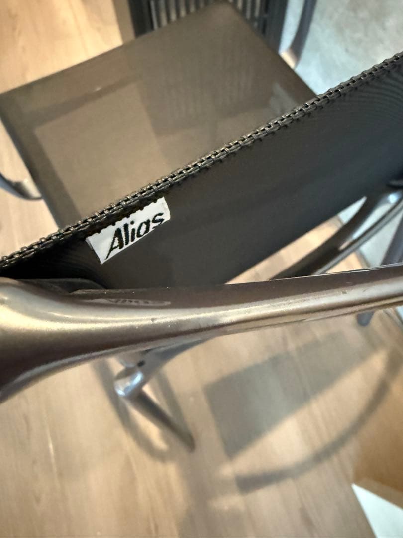 定価12万Cassina ixc.　Alias　ハイフレーム　アームチェア