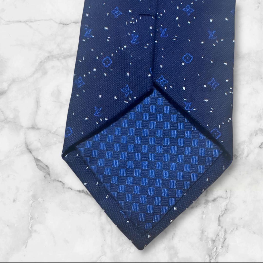 【未使用に近い】ルイヴィトン　ネクタイ　刺繍　ロゴ　モノグラム　ネイビー　肉厚