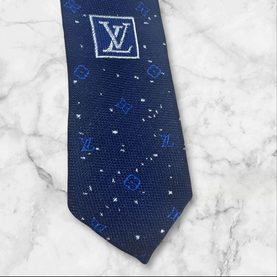 【未使用に近い】ルイヴィトン　ネクタイ　刺繍　ロゴ　モノグラム　ネイビー　肉厚
