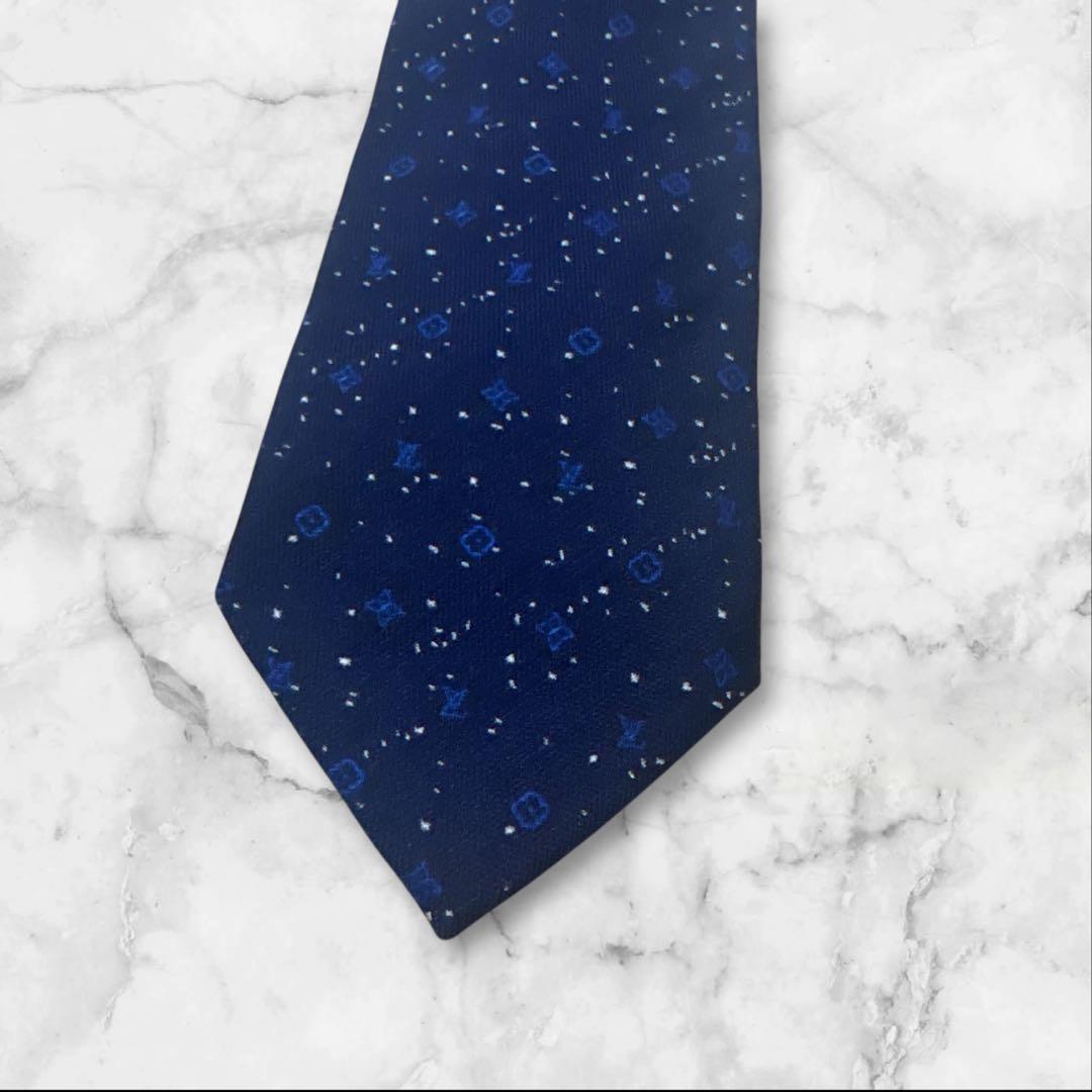 【未使用に近い】ルイヴィトン　ネクタイ　刺繍　ロゴ　モノグラム　ネイビー　肉厚