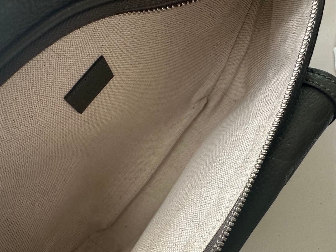 GUCCI レザー ボディバッグ ウエストポーチ　オリーブグリーン