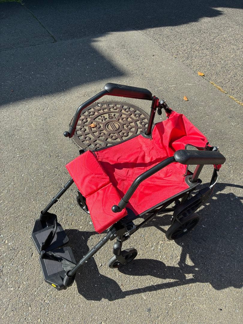 携帯型介助用簡易車イス、Handy Light