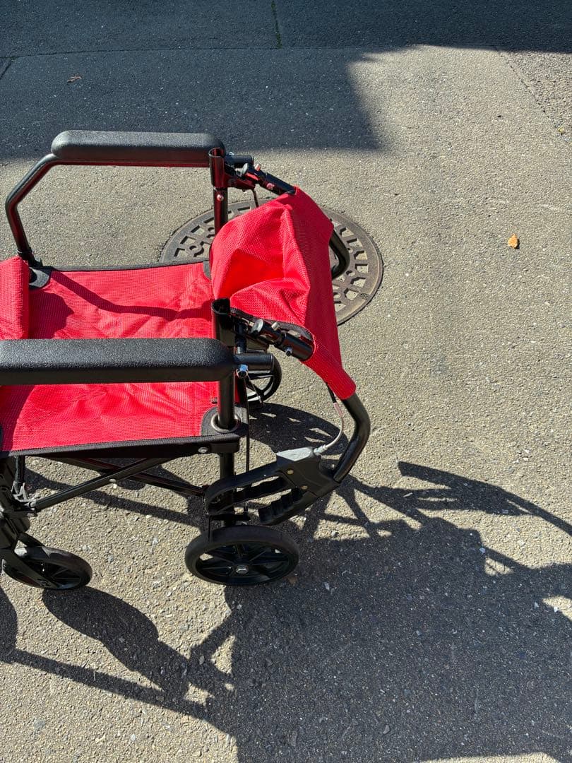 携帯型介助用簡易車イス、Handy Light