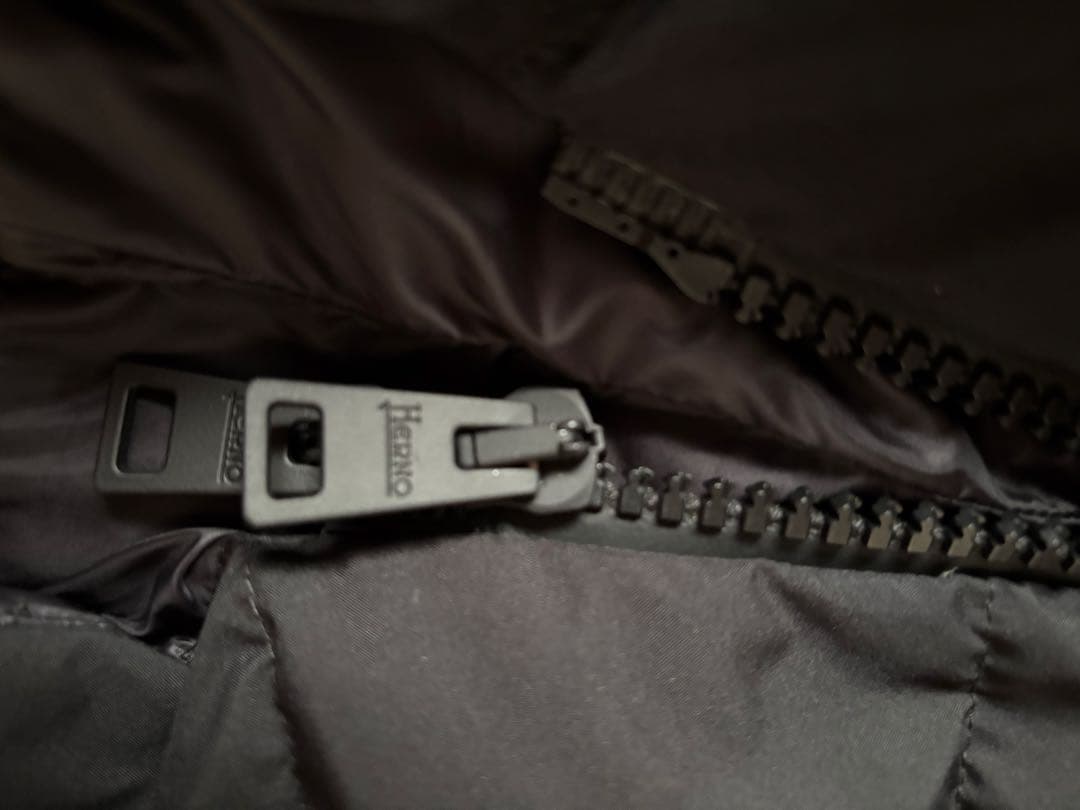 『美品』　HERNOラミナーレディースダウンブラック　38