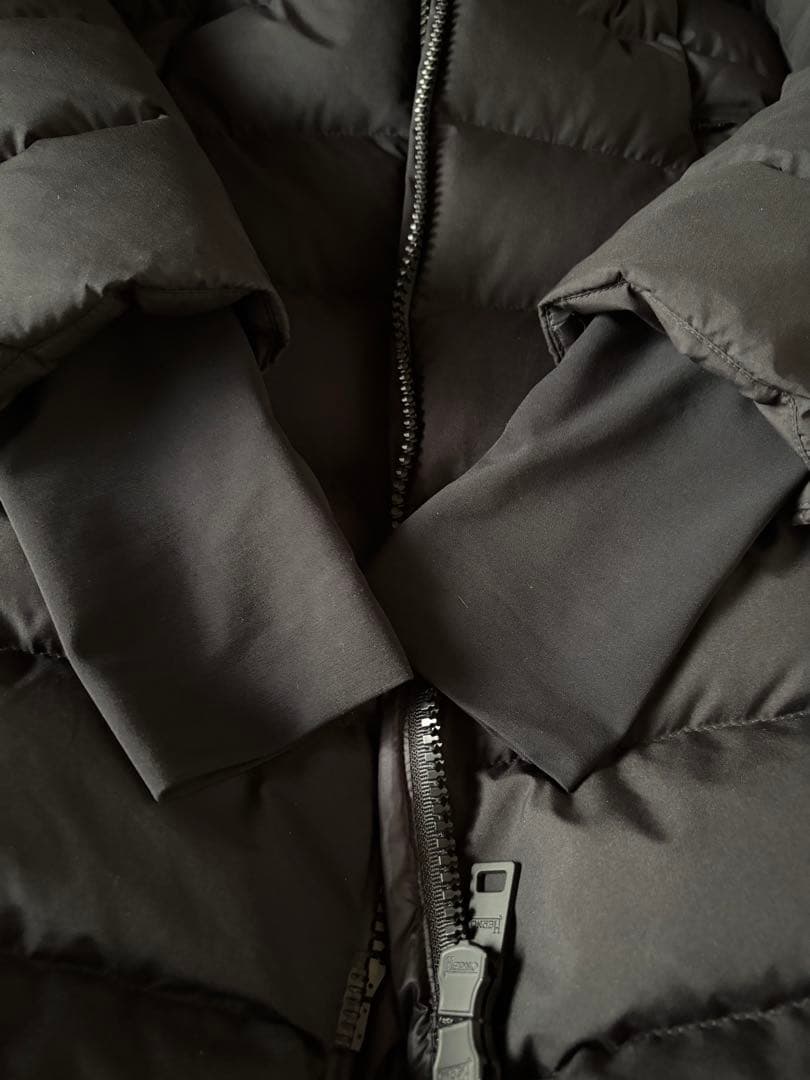 『美品』　HERNOラミナーレディースダウンブラック　38