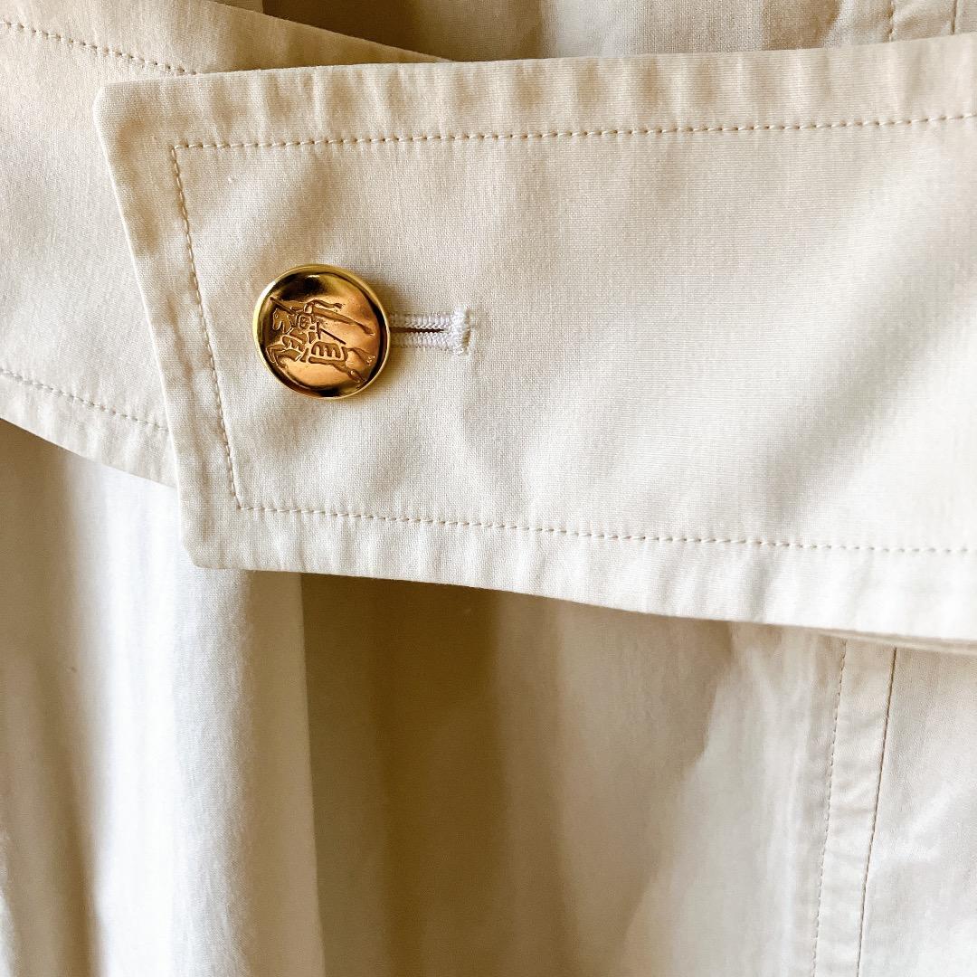 バーバリー　☘️スプリングコート　アイボリー　金ボタン　裏ビッグロゴ　ロゴ刺繍