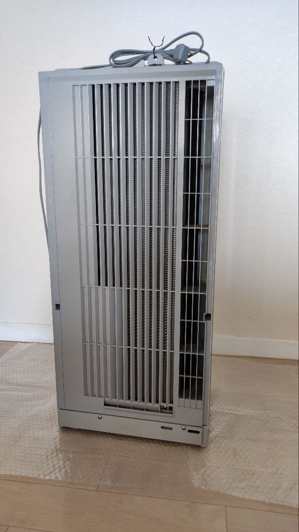 コロナ窓用エアコン　2020年製