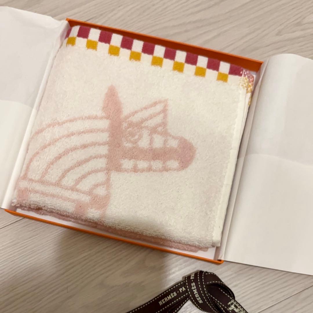 HERMESエルメス カレ•タオル[アニモー•ナッテ]ピンクイエロー新品箱紙袋付