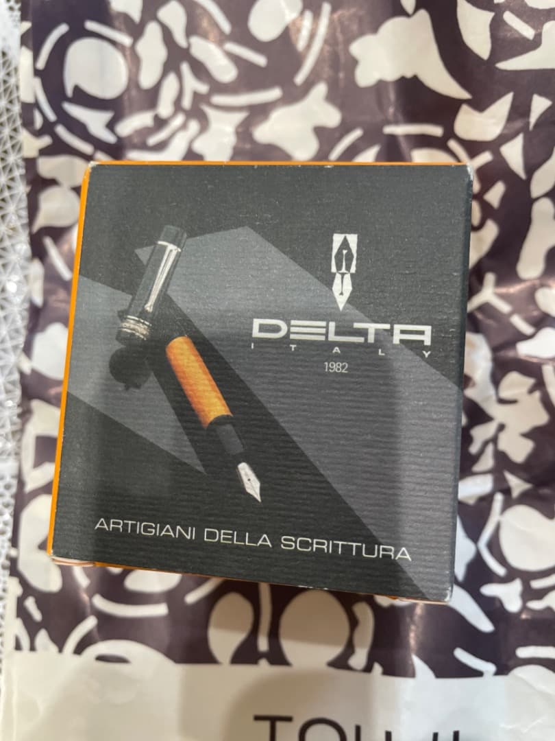 デルタ万年筆　ドルチェビータピストンフィリング