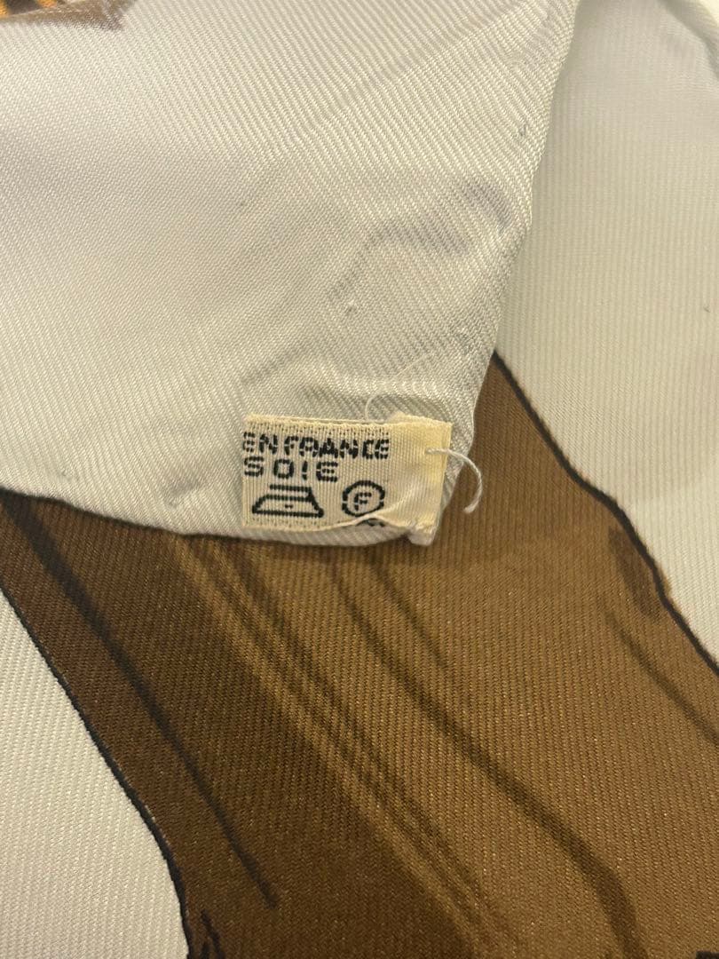 エルメス　鳥たちの競演　カレ90　OISEAUX DES CHAMPS スカーフ