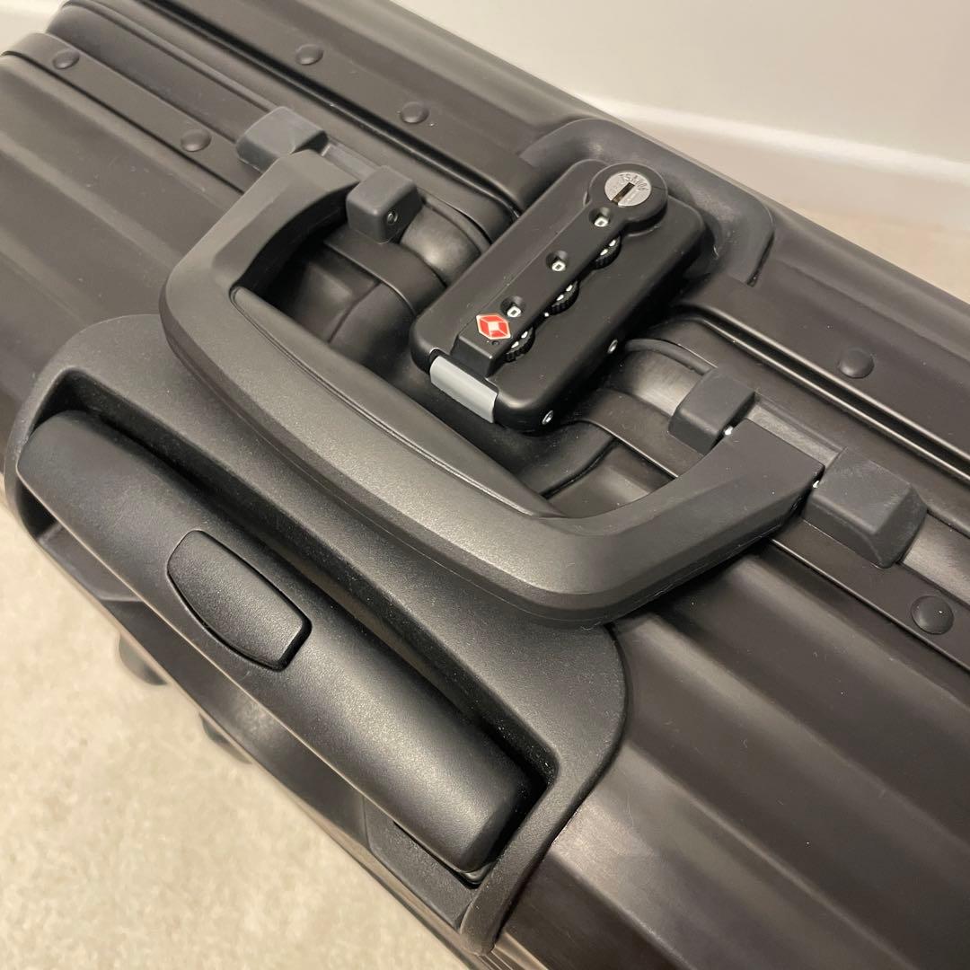 バッグ Capitolino RIMOWA Topas Stealth Black