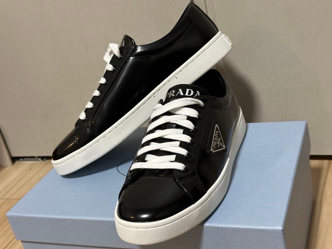 PRADA ブラック スニーカー