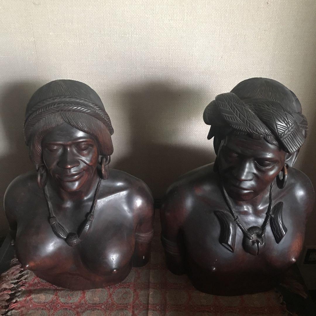 東南アジア　大きな木彫り置物