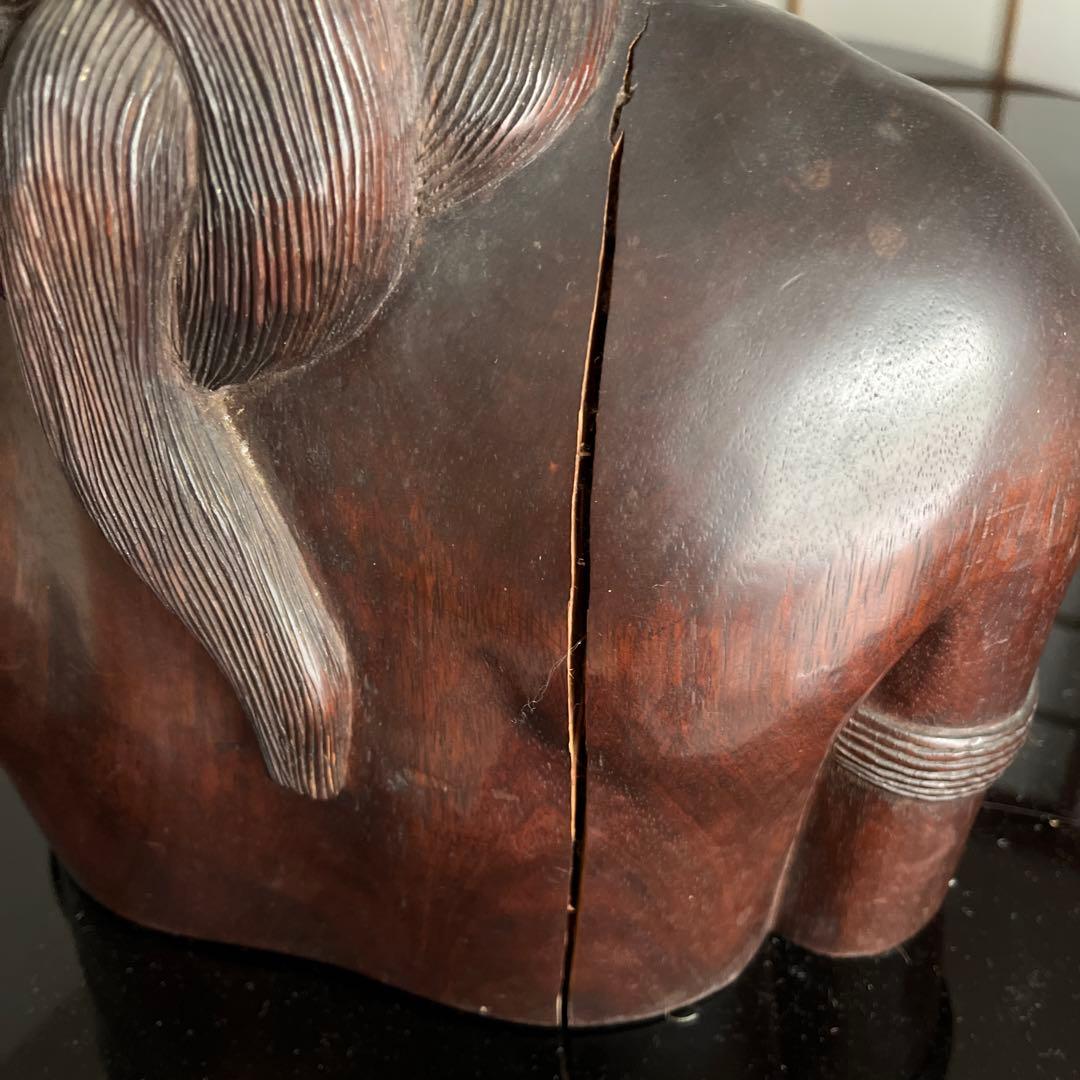 東南アジア　大きな木彫り置物