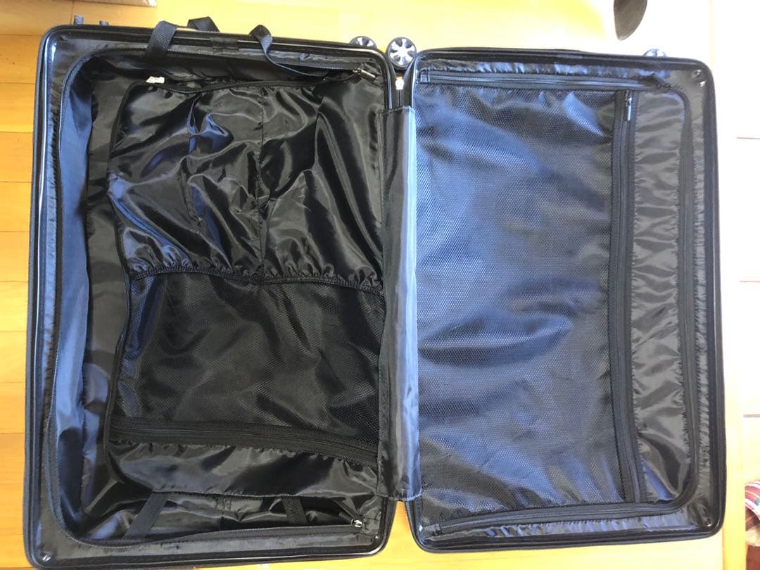 ハローキティ ポルカドット キャリーケース