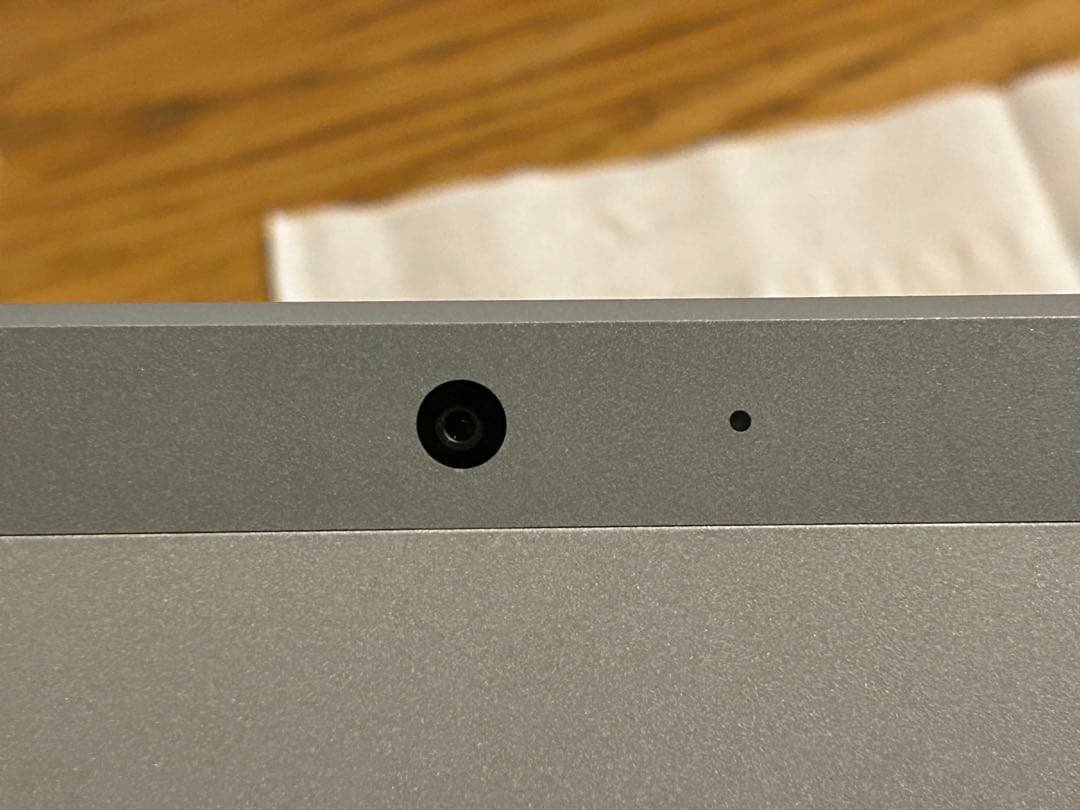 美品　完動品大幅値下　Microsoft Surface GO2 本体と充電器