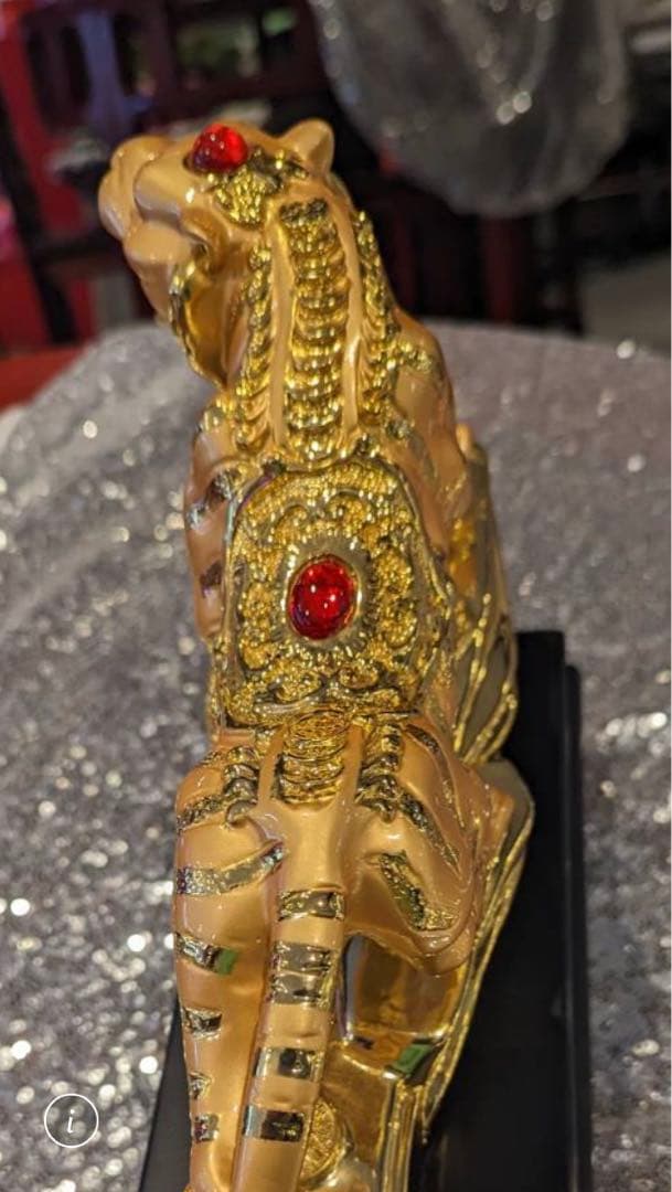 開運　キンキラ　虎　オブジェ