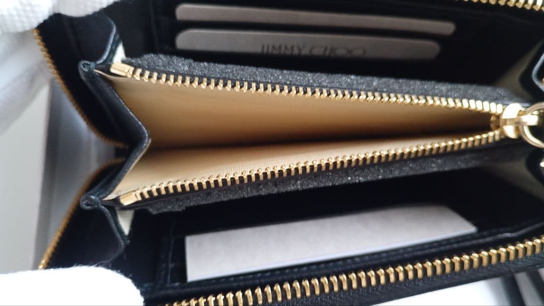 【新品】JIMMY CHOO スタッズレザーウォレット ミドルウォレット財布 黒