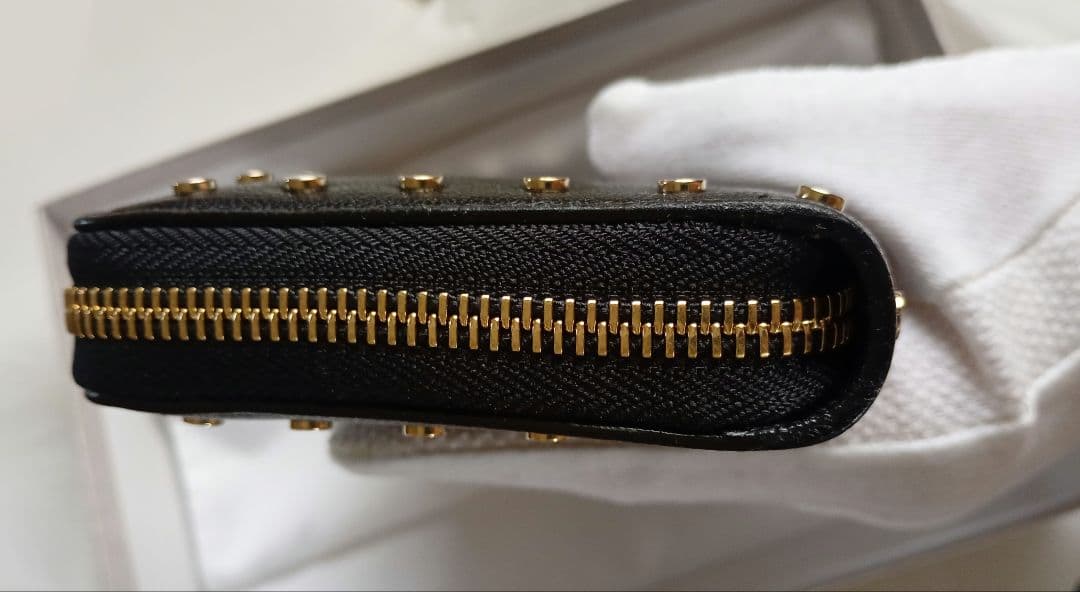 【新品】JIMMY CHOO スタッズレザーウォレット ミドルウォレット財布 黒