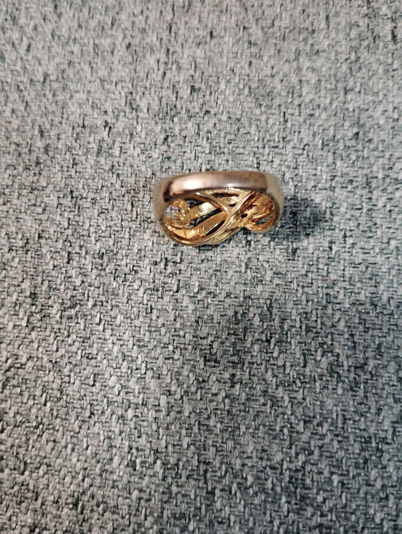 ゴールド ストライプデザイン リング　みるくしゅがー